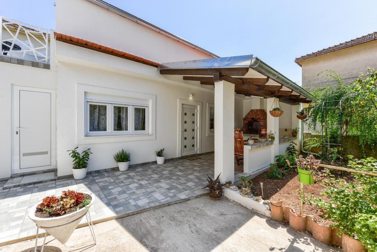 Apartment Yula Задар Екстериор снимка